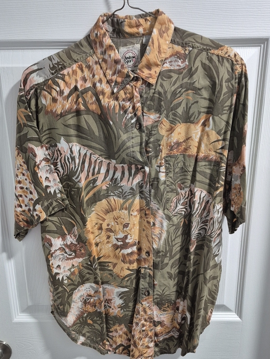 Andrew Sport Tops - Women's Short-Sleeve Safari Print Button-Up Shirt - Olive & Tan
